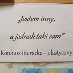 Napis z tytułem konkursu: Jestem inny, a jednak taki sam.