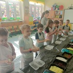 Grupa sówki na zajęciach z sensoplastyki..jpg