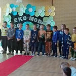 Grupa Sówki śpiewa piosenkę o tematyce ekologicznej na Eko-moda 2025..jpg