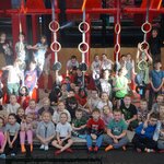 Uczestnicy półkolonii podczas wizyty w parku trampolin..JPG