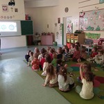 Dzieci z grupy Żabki i Sówki na warsztatach stomatologicznych Fundacji Wiewiórki Julii pt.Dieta..jpg