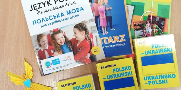 Zakupione w ramach projektu UNICEF pomoce bardzo sie przydają podczas lekcji języka polski.jpg