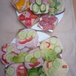 Zdrowe i kolorowe kanapki wykonane przez ucvzniów..jpg